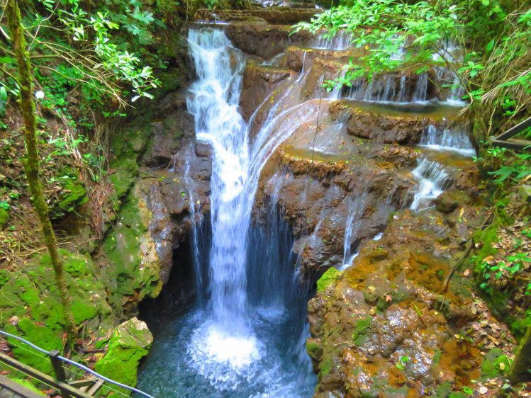 Buraco Do Macaco: A Cachoeira Acessada Por Túnel De Uma Caverna | Bonito MS:  Agência Bonito Eco Tour